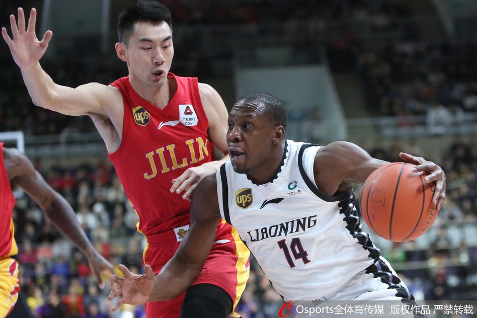 包含吉林男篮主场失利，排名继续下滑的词条