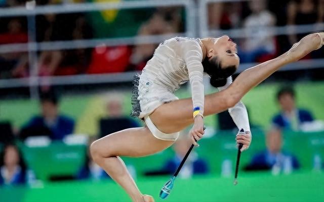 乌克兰选手突破难关，夺得游泳金牌