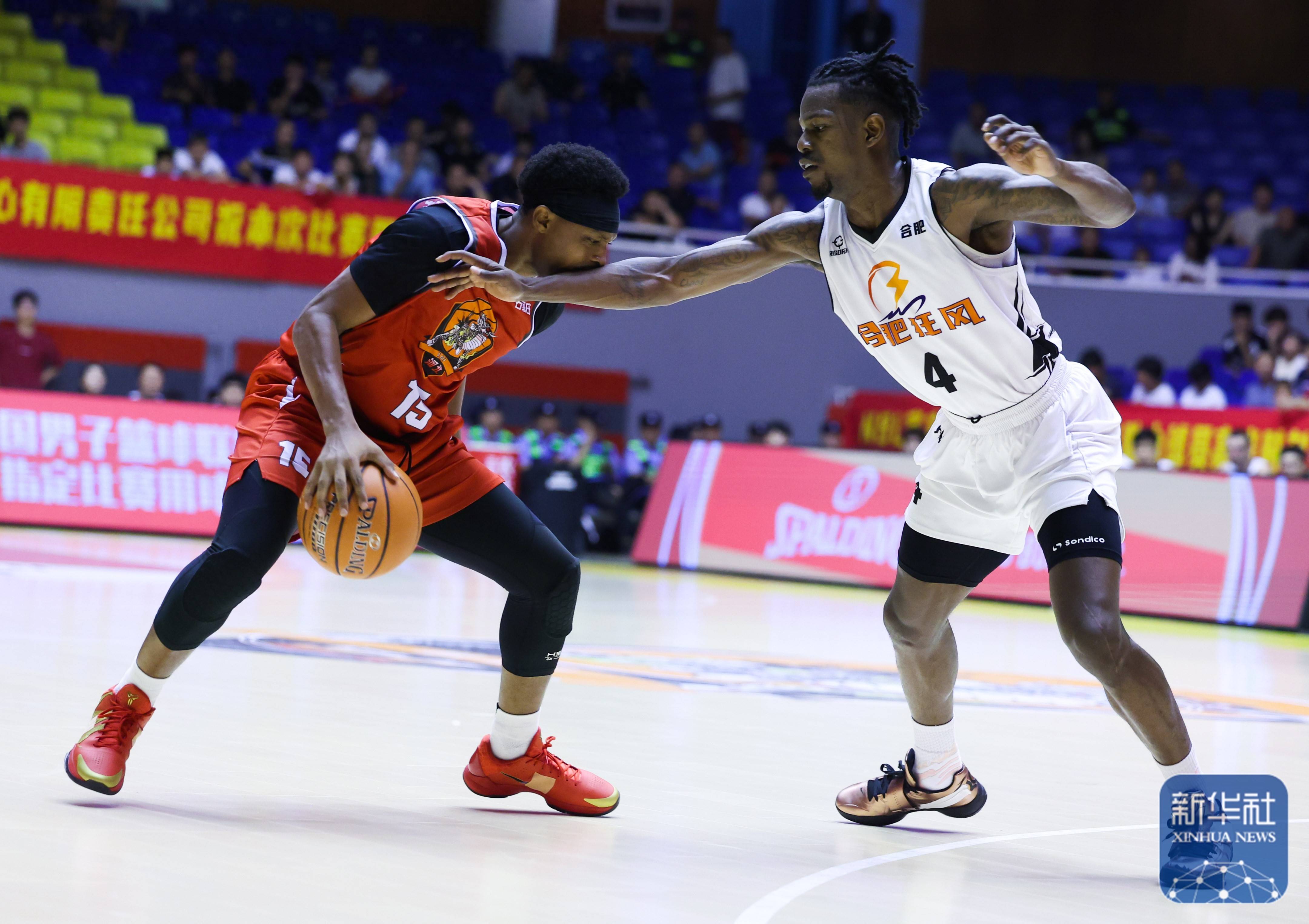 篮球职业联赛蓬勃发展，各队实力均衡的简单介绍