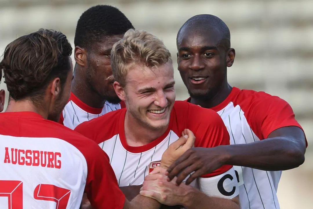 包含圣塞瓦斯瓦主场逼平对手，积分榜持平的词条