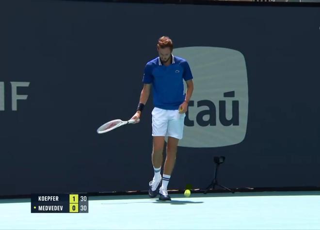 美国网球队爆冷世界网球队，梅德韦杰夫绝境逆转的简单介绍